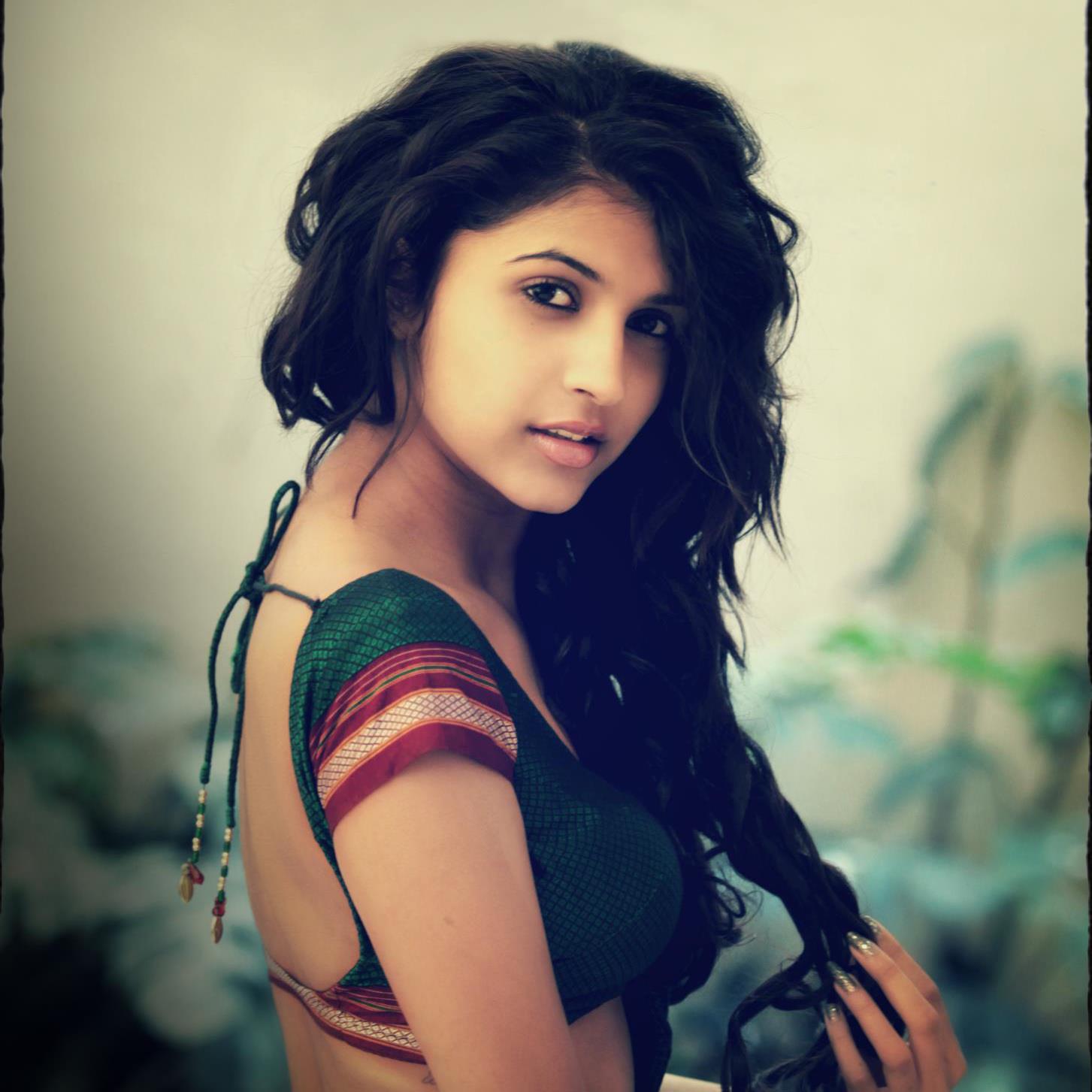 Actress Neelam Virwani Fake Boobs, NudeDesiActress.pics