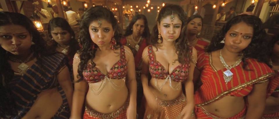 Actress Anjali and Oviya Exposing Navel Fake Boobs