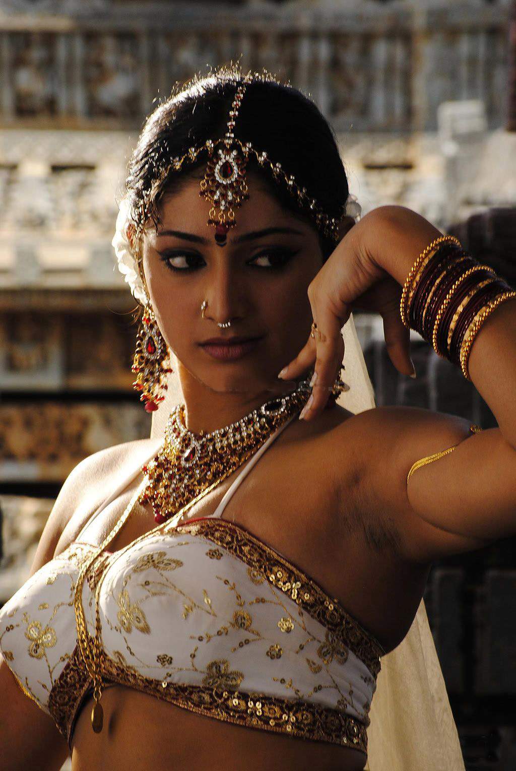 Actress haripriya Fake Boobs, NudeDesiActress.pics