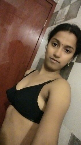 Red bra Chandana Sadangi solo boobs show