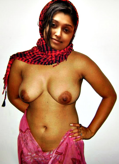 Nude mallu boobs Sija Rose without blouse hot navel pic