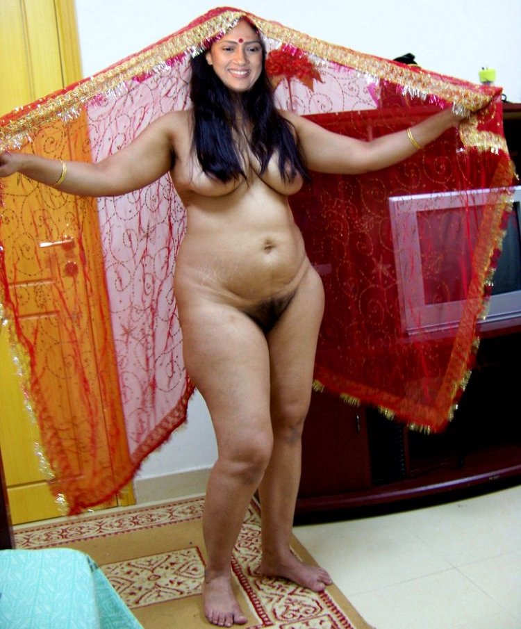Full nude busty aunty Lakshmy Ramakrishnan naked body, NudeDesiActress.pics
