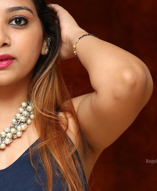 Nameera Mohammed showing her shaved armpit naked hand for perfect handjob