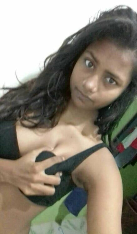 Aishwarya Devan accidentally twitters nude pic, NudeDesiActress.pics