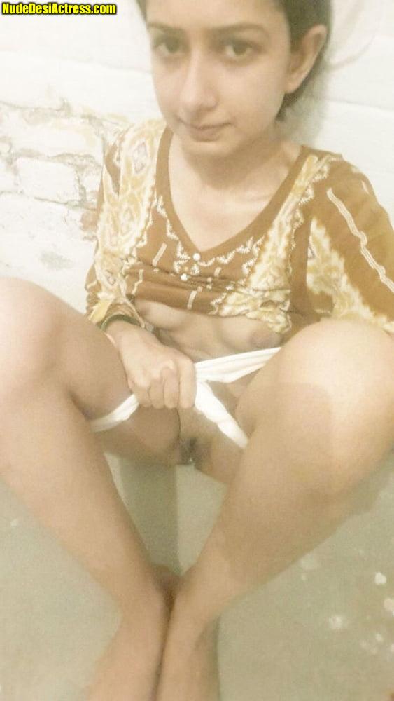 Saeeda Imtiaz naked slut from bathroom photos without dress, NudeDesiActress.pics