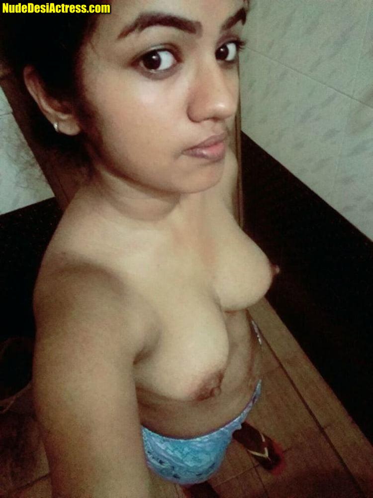 Alia Bhatt topless nude small boobs selfie without bra in bathroom