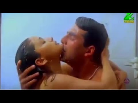 Madhuri dixit hot romance with akshay Kumar | madhuri dixit sexy navel | madhuri dixit  hot navel