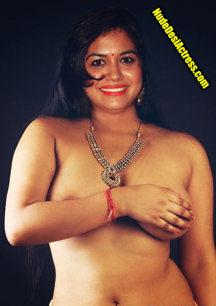 Sexy busty singer Sunitha hiding her big boobs nipple hd image, NudeDesiActress.pics