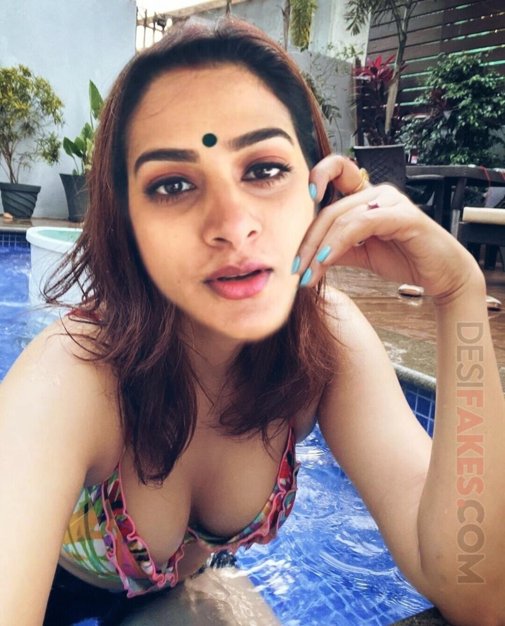 Surekha Vani sexy bra cleavage selfie Hot XXX Photos
