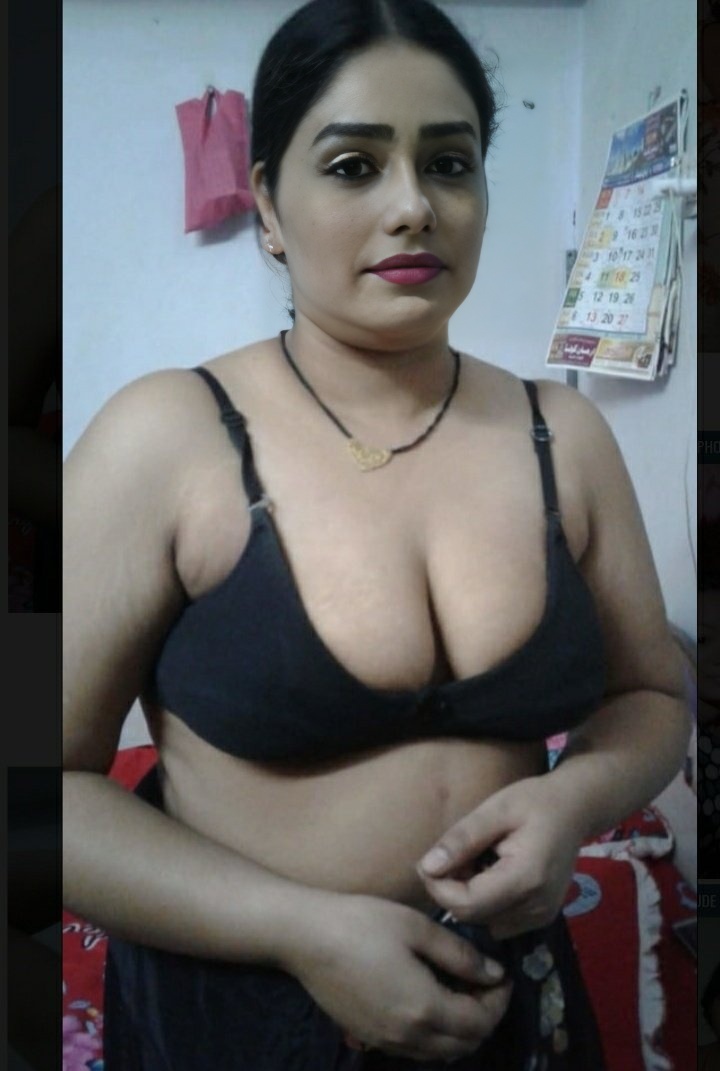 Leena Jumani black bra without saree blouse, NudeDesiActress.pics