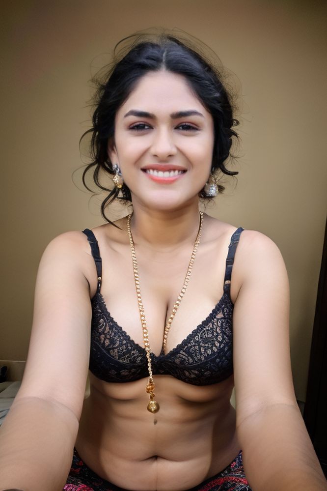 Mrunal Thakur low neck blouse bra with mangalsuta, NudeDesiActress.pics